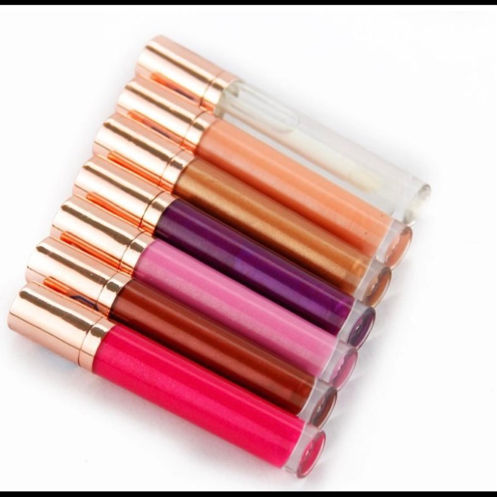 These are lip gloss hand made vegan and any color or glitter